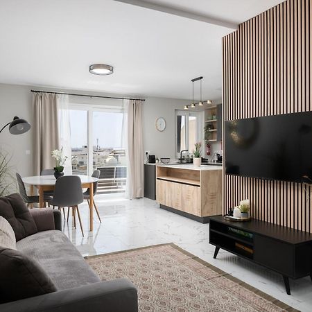 Modern 2Br Cosy Apartment With Large Terrace - Close To Manoel Island & Tigne Shopping Mall Sliema Zewnętrze zdjęcie